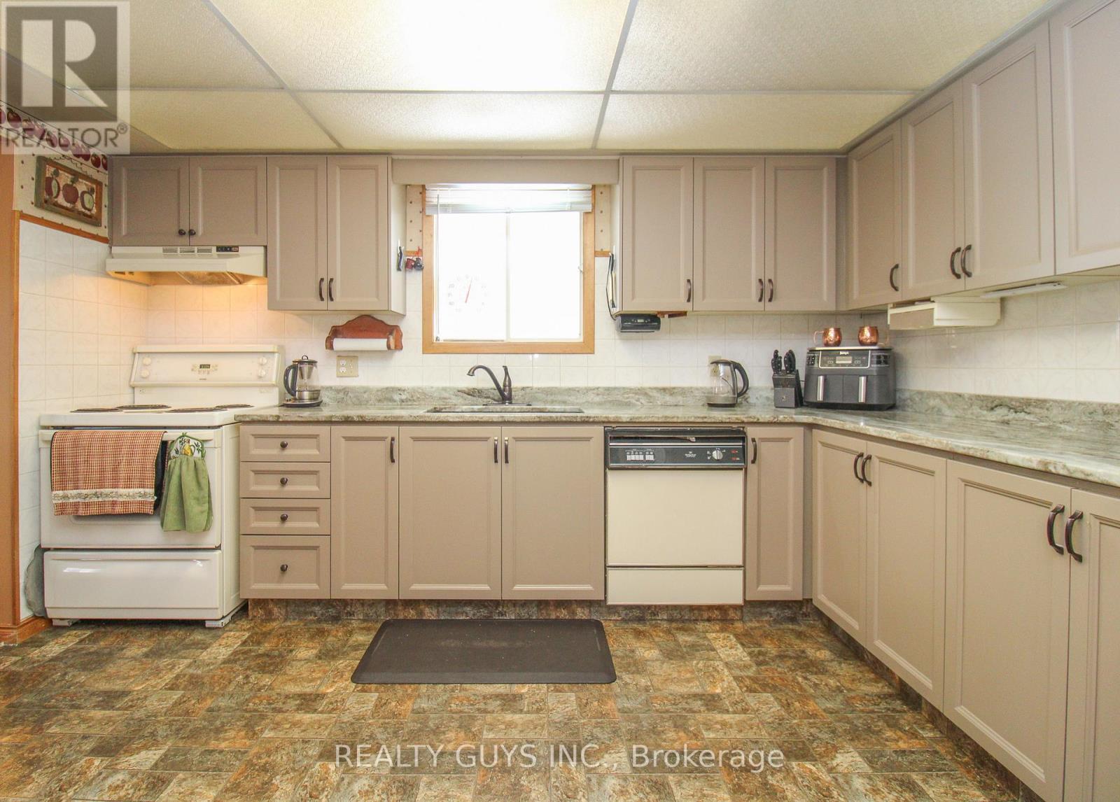 1168 Normandy Street, Peterborough (Northcrest Ward 5), Ontario  K9H 7L9 - Photo 13 - X12967844