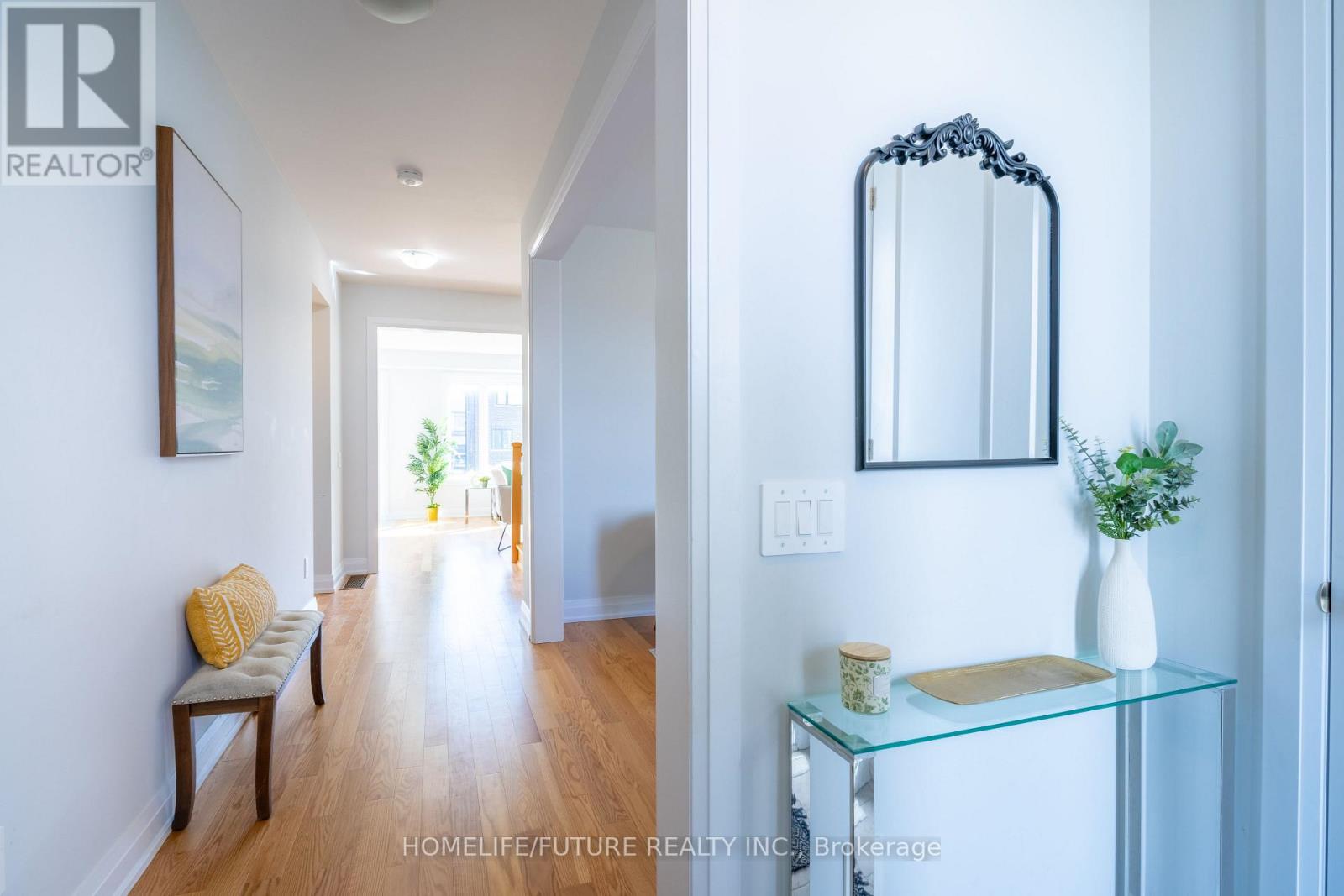 22 Mckay Avenue, Kawartha Lakes (Lindsay), Ontario  K9V 0R2 - Photo 3 - X12968108