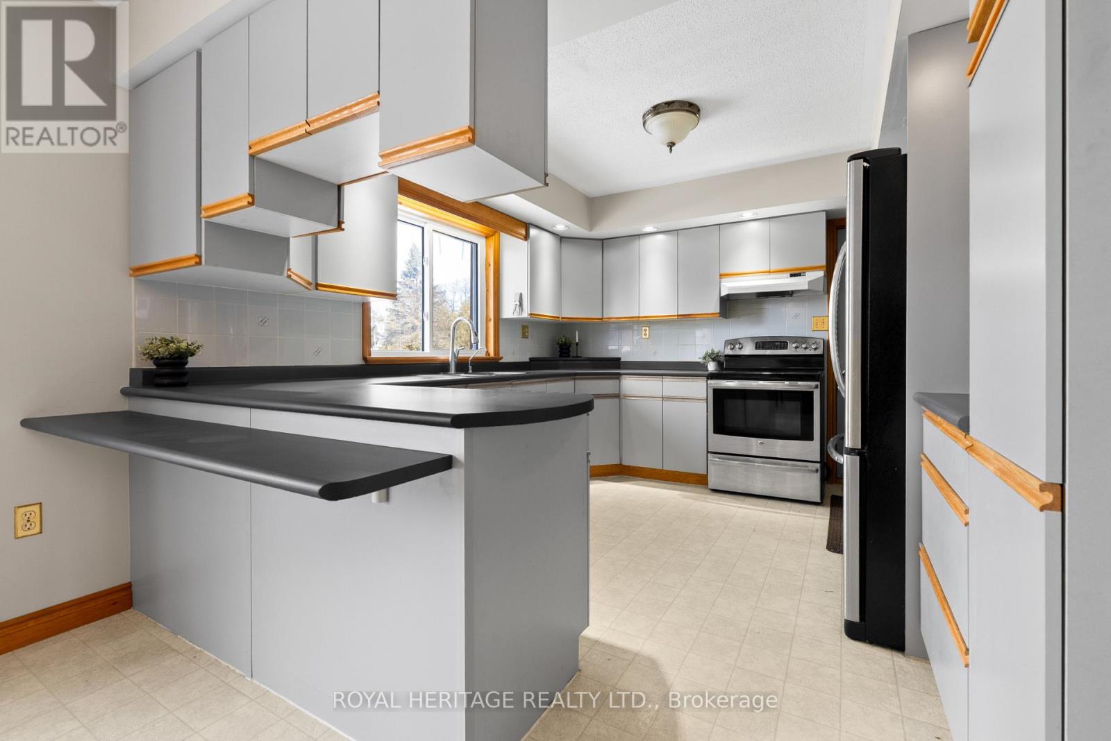 9 Teepee Court, Kawartha Lakes (Fenelon), Ontario  K9V 4R6 - Photo 14 - X12968952