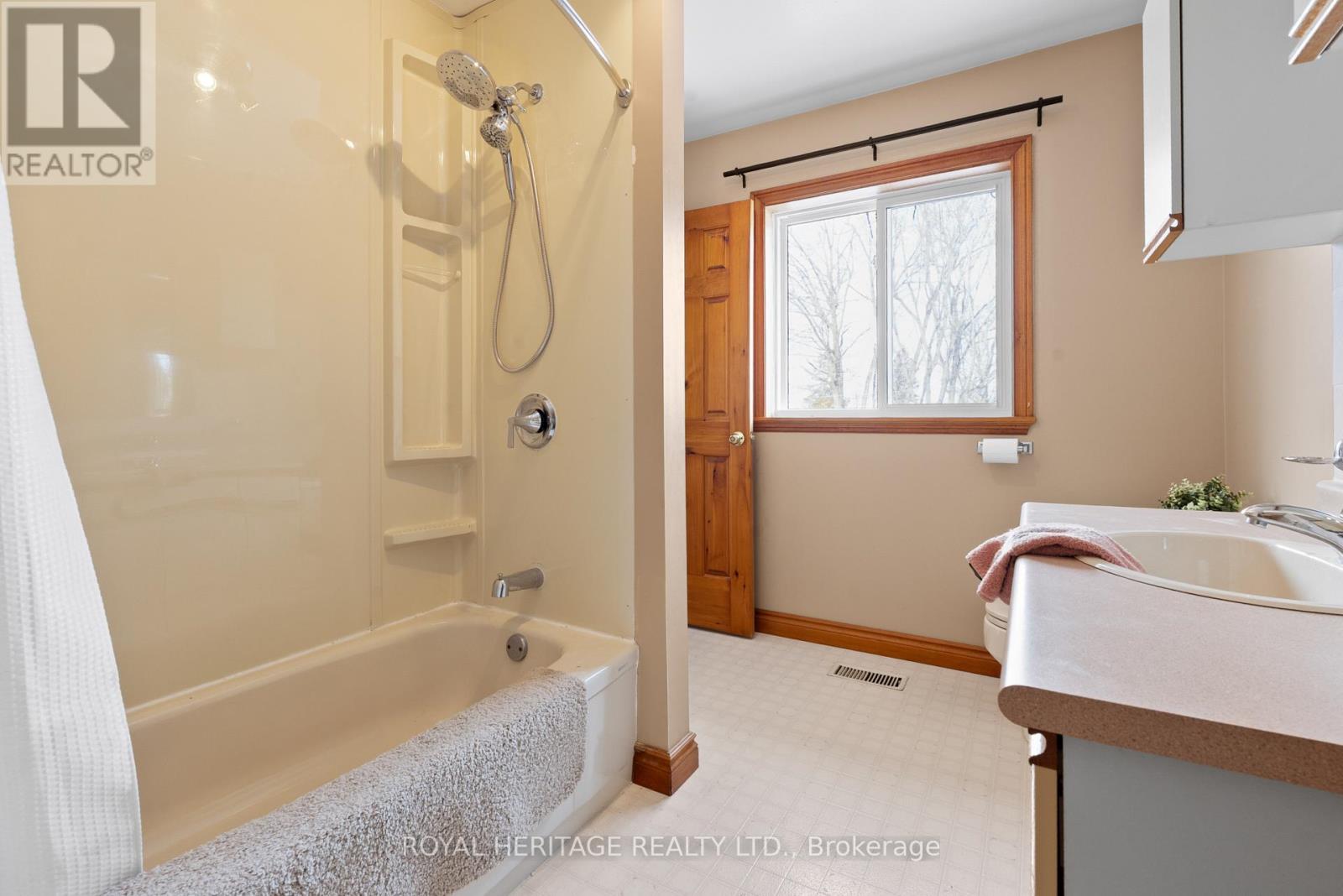 9 Teepee Court, Kawartha Lakes (Fenelon), Ontario  K9V 4R6 - Photo 26 - X12968952