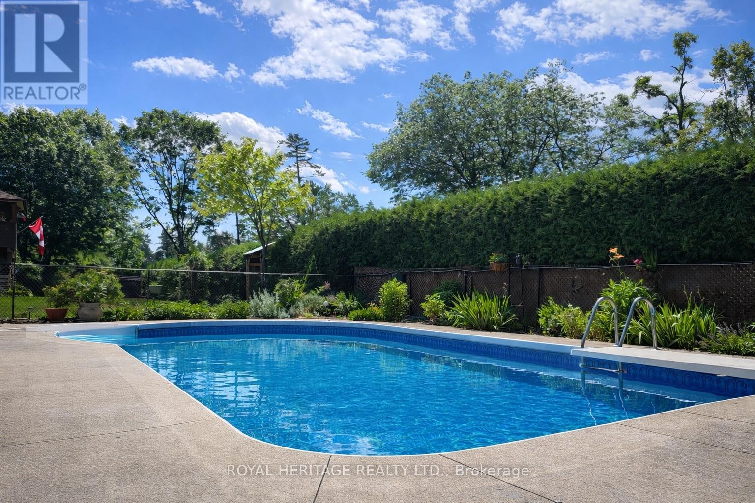 9 Teepee Court, Kawartha Lakes (Fenelon), Ontario  K9V 4R6 - Photo 3 - X12968952