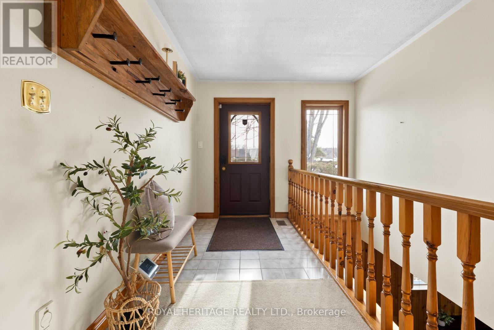 9 Teepee Court, Kawartha Lakes (Fenelon), Ontario  K9V 4R6 - Photo 6 - X12968952