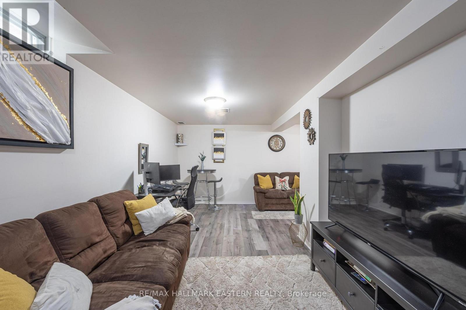 297 Towerhill Road, Peterborough (Northcrest Ward 5), Ontario  K9H 7N1 - Photo 17 - X12969046