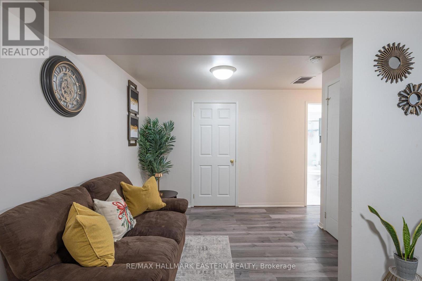 297 Towerhill Road, Peterborough (Northcrest Ward 5), Ontario  K9H 7N1 - Photo 18 - X12969046