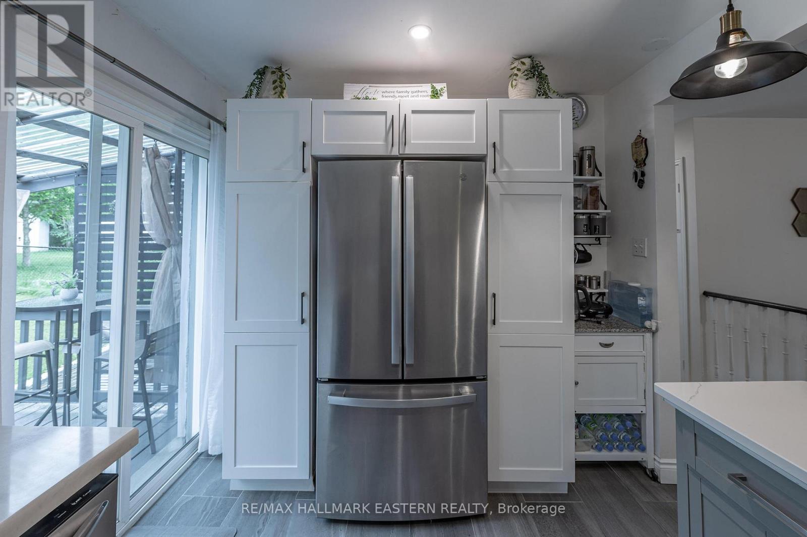 297 Towerhill Road, Peterborough (Northcrest Ward 5), Ontario  K9H 7N1 - Photo 8 - X12969046