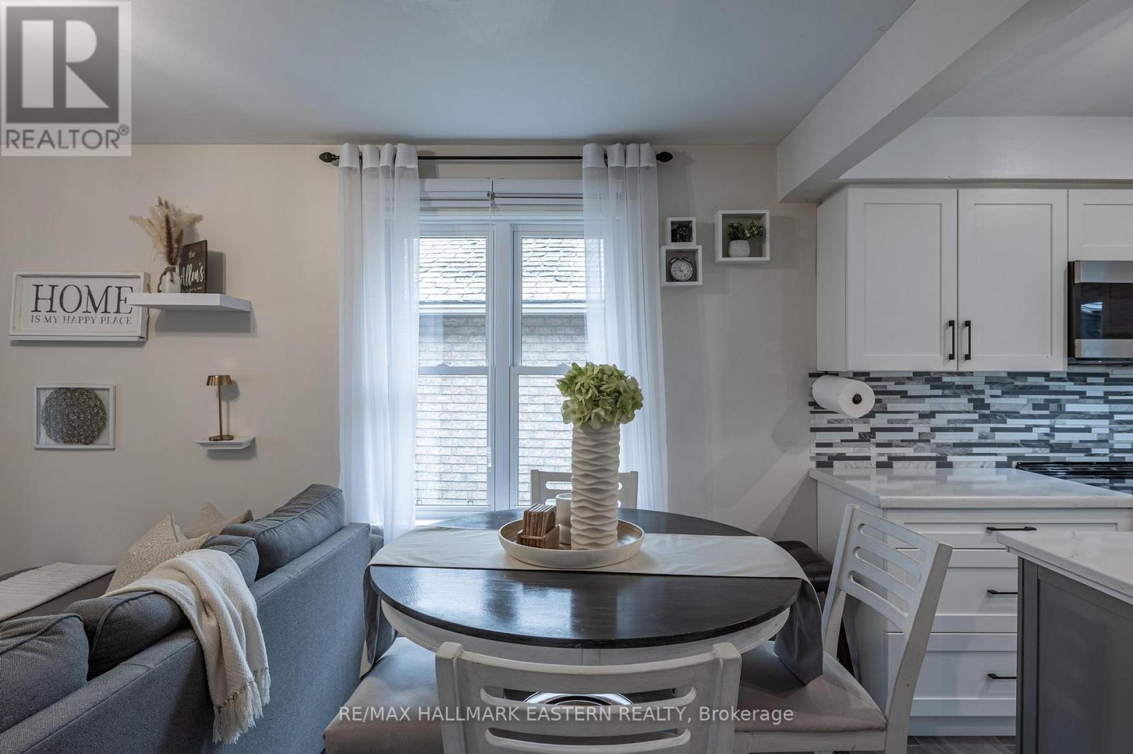 297 Towerhill Road, Peterborough (Northcrest Ward 5), Ontario  K9H 7N1 - Photo 9 - X12969046