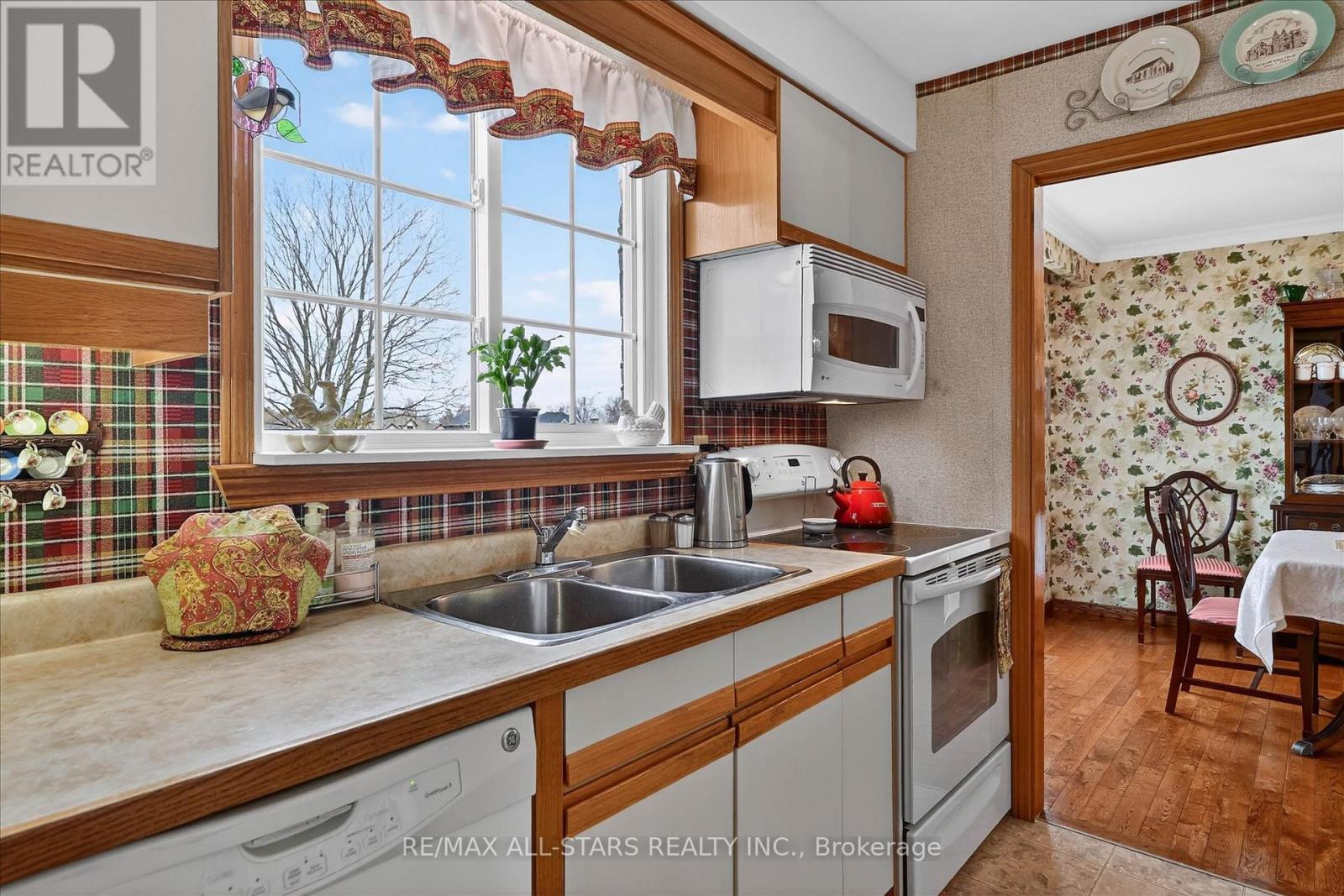 26 Applewood Crescent, Kawartha Lakes (Lindsay), Ontario  K9V 4W8 - Photo 13 - X12969180