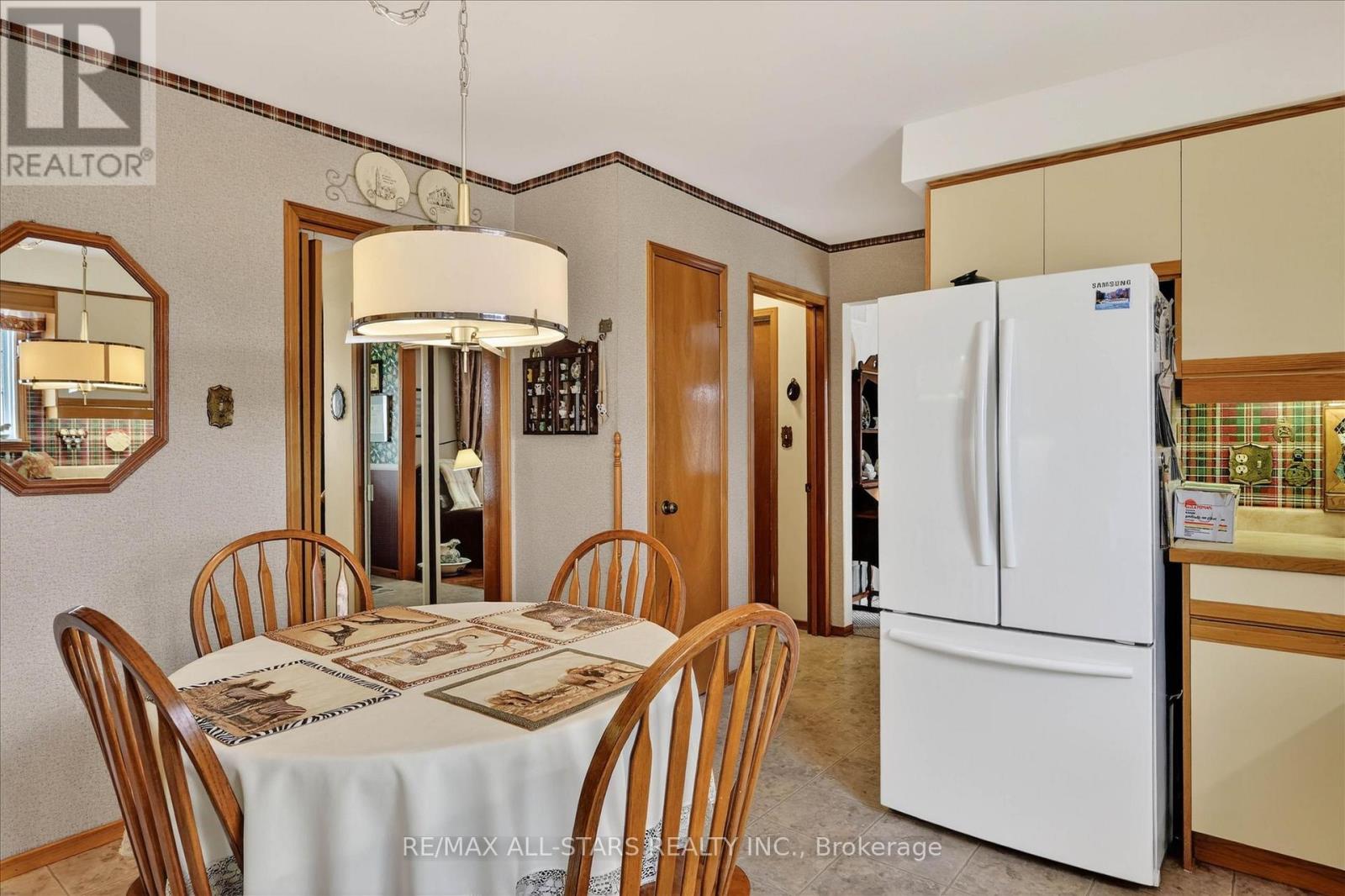 26 Applewood Crescent, Kawartha Lakes (Lindsay), Ontario  K9V 4W8 - Photo 14 - X12969180