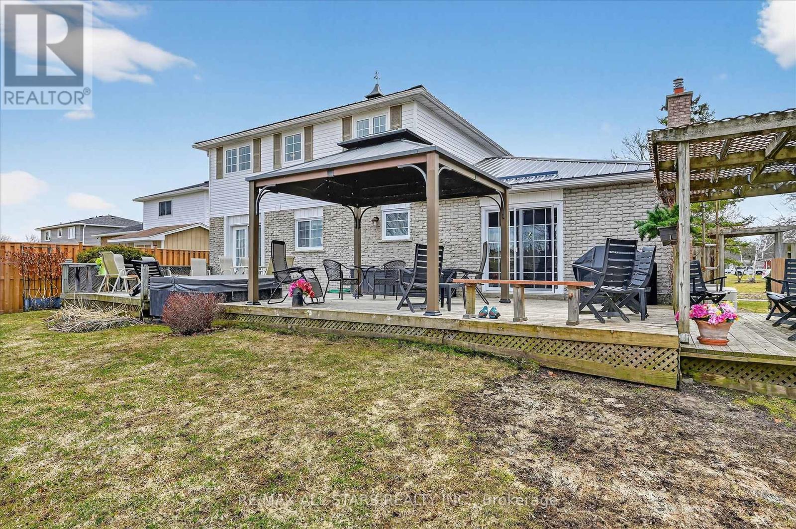 26 Applewood Crescent, Kawartha Lakes (Lindsay), Ontario  K9V 4W8 - Photo 39 - X12969180