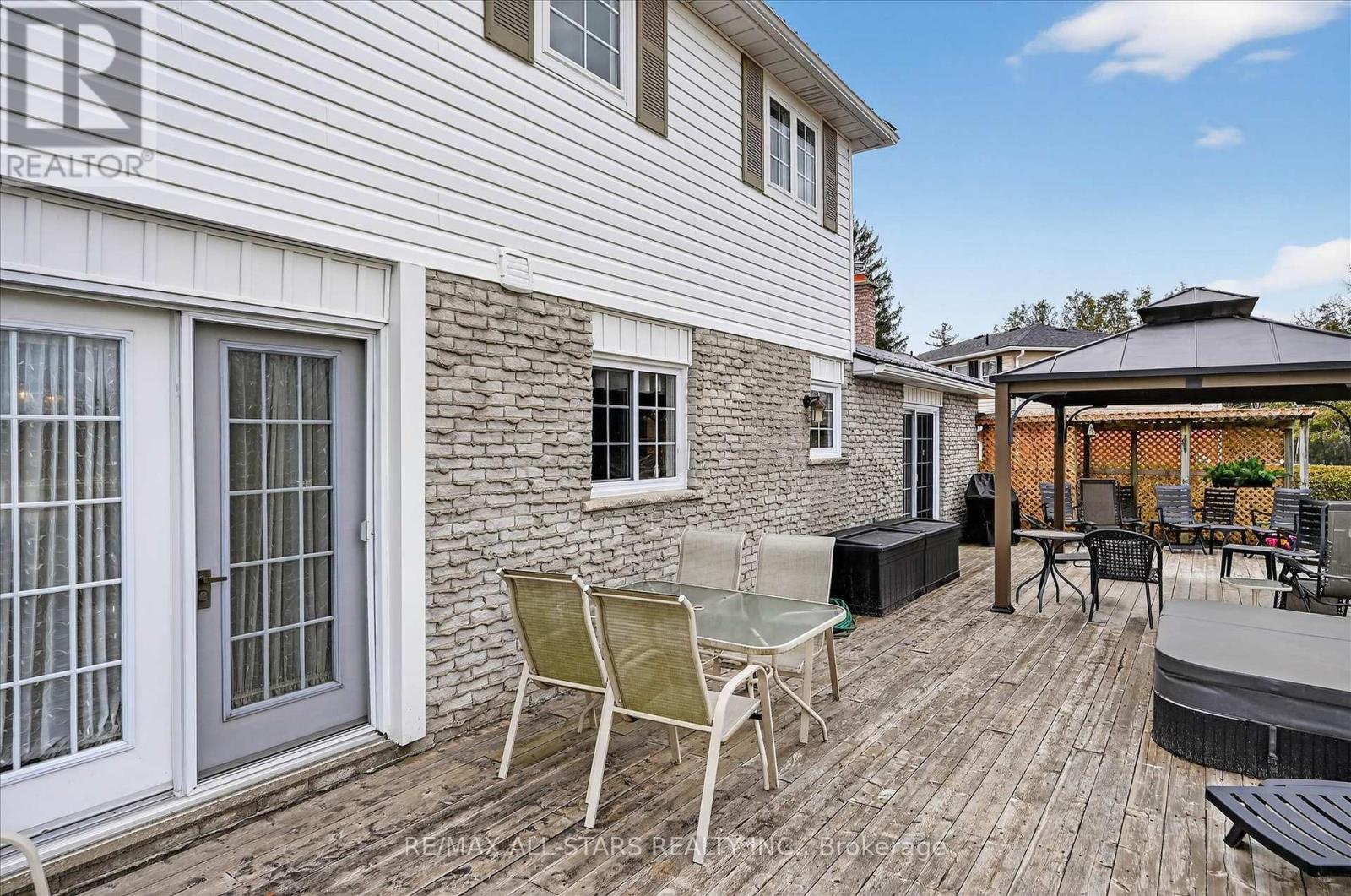 26 Applewood Crescent, Kawartha Lakes (Lindsay), Ontario  K9V 4W8 - Photo 40 - X12969180