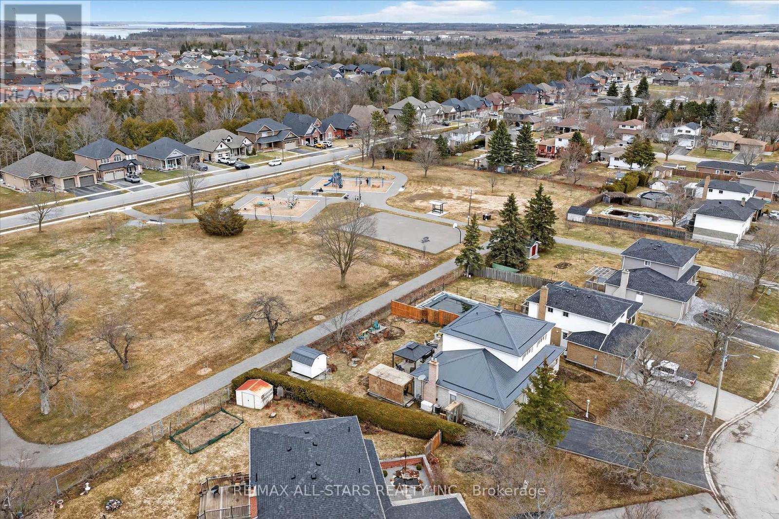 26 Applewood Crescent, Kawartha Lakes (Lindsay), Ontario  K9V 4W8 - Photo 48 - X12969180