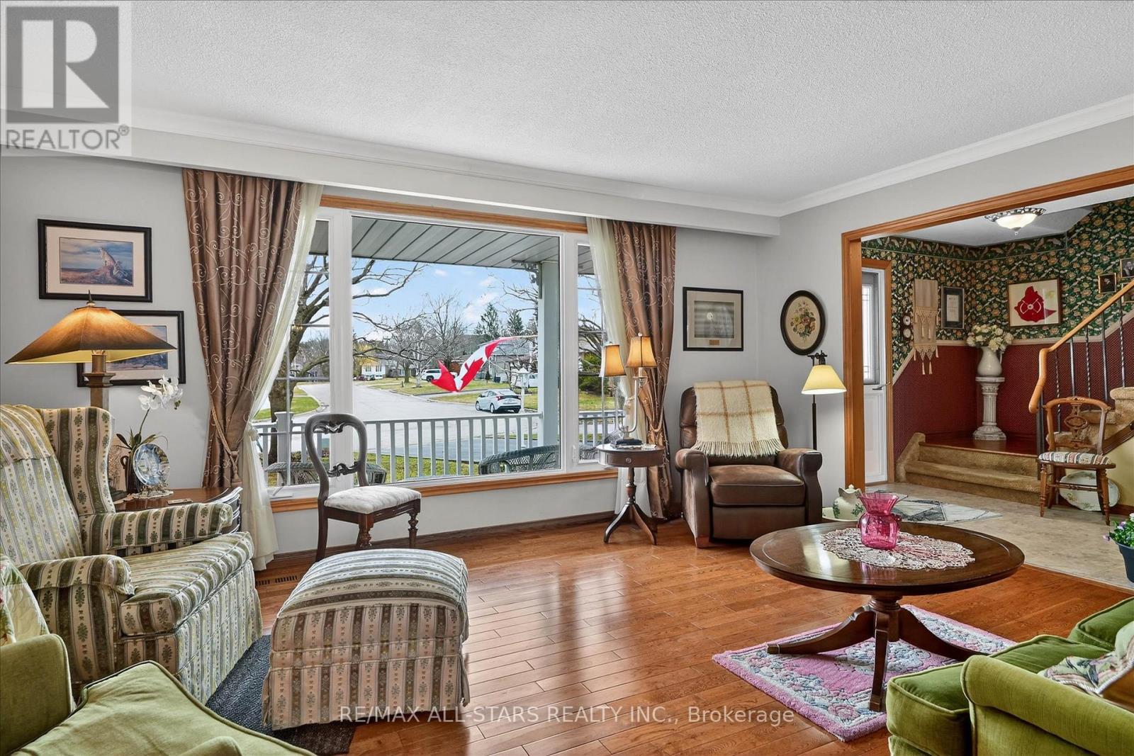 26 Applewood Crescent, Kawartha Lakes (Lindsay), Ontario  K9V 4W8 - Photo 6 - X12969180