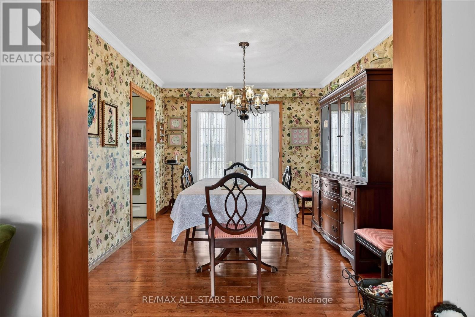 26 Applewood Crescent, Kawartha Lakes (Lindsay), Ontario  K9V 4W8 - Photo 8 - X12969180