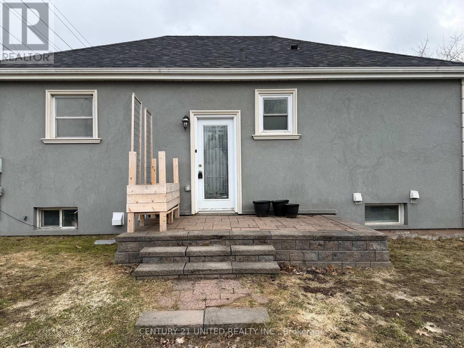 Lower - 685 Armour Road, Peterborough (Ashburnham Ward 4), Ontario  K9H 1Z5 - Photo 2 - X12969550