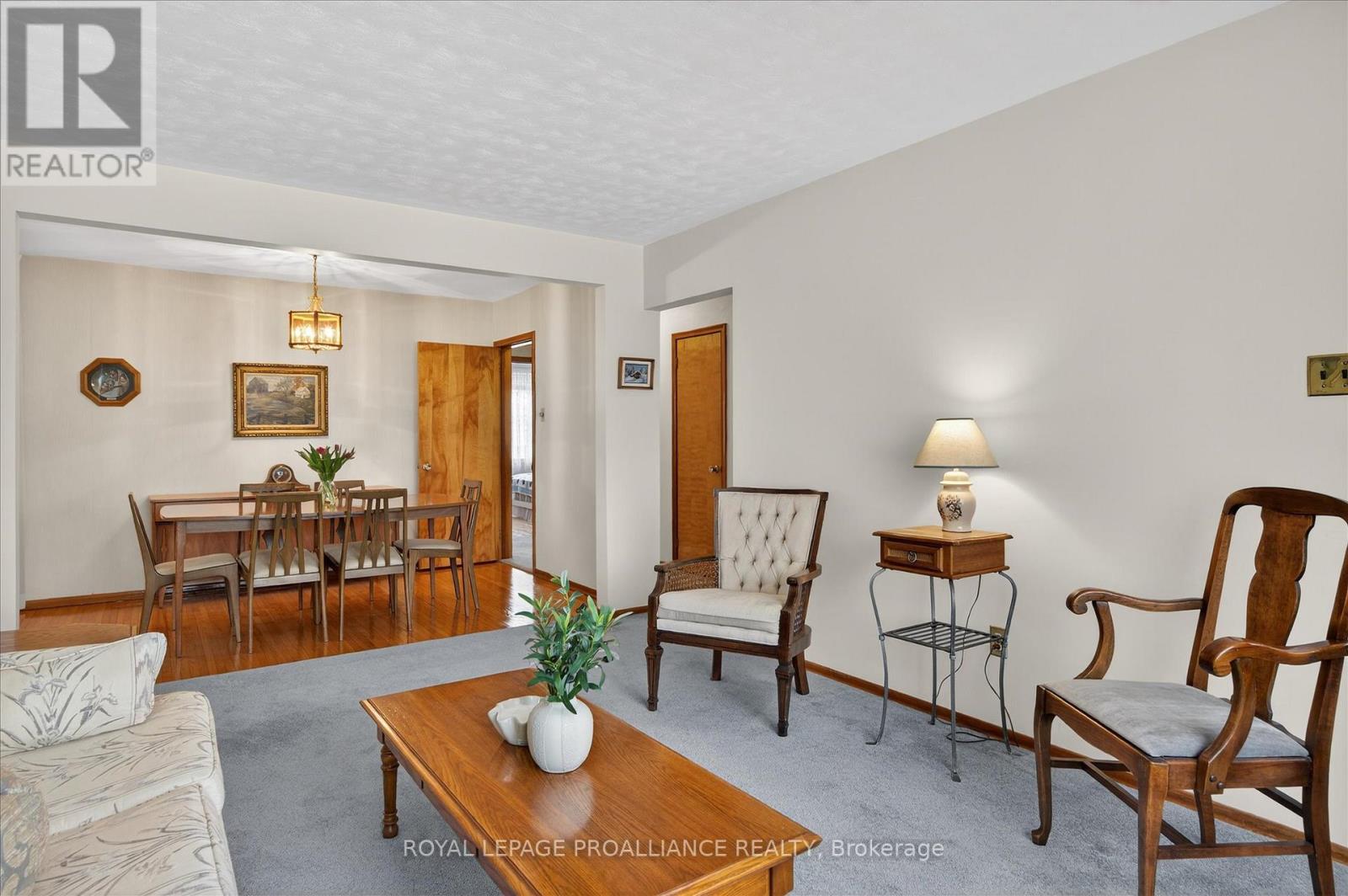 733 Cameron Street, Peterborough (Otonabee Ward 1), Ontario  K9J 4A1 - Photo 11 - X12970514