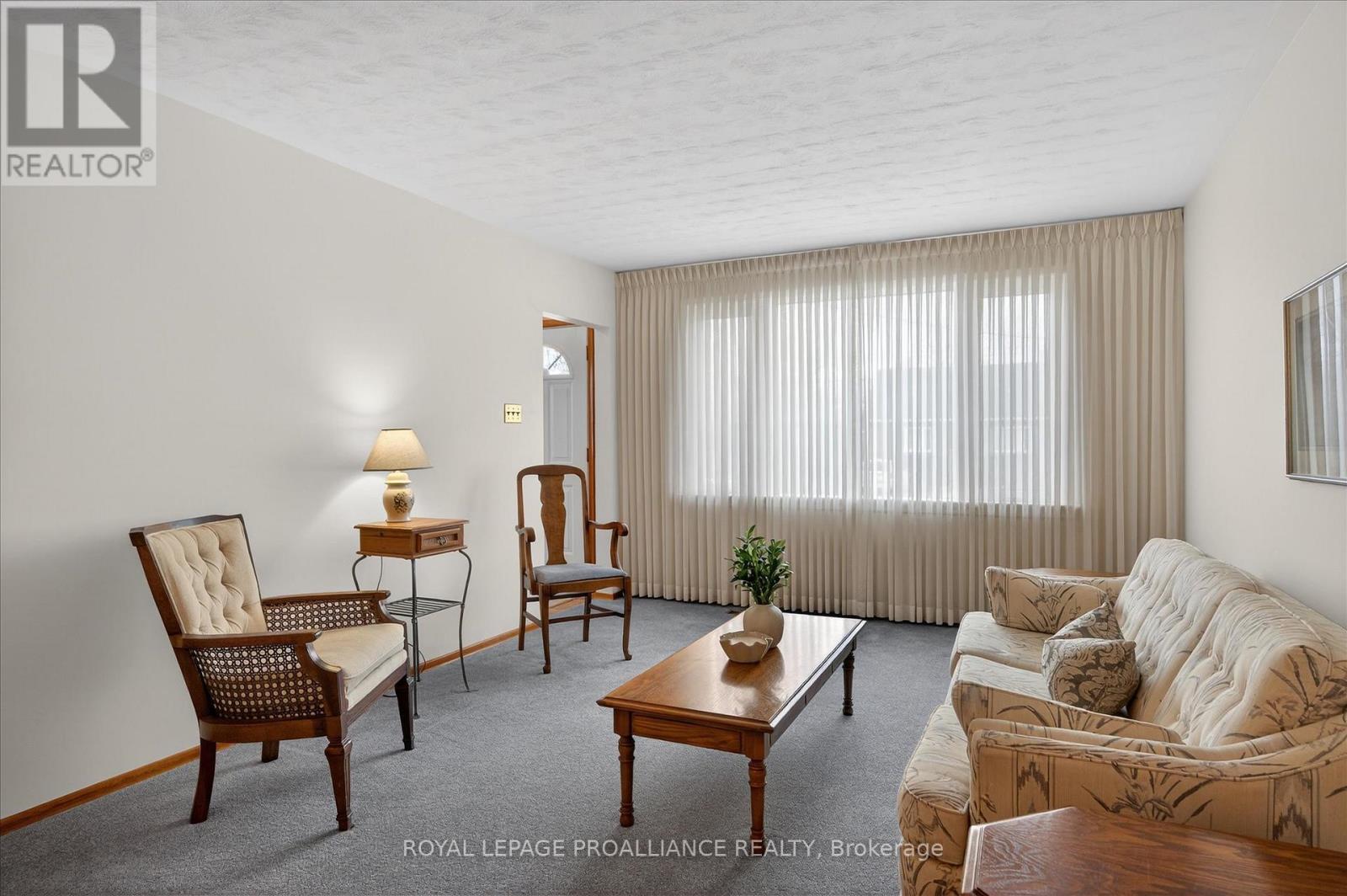 733 Cameron Street, Peterborough (Otonabee Ward 1), Ontario  K9J 4A1 - Photo 12 - X12970514