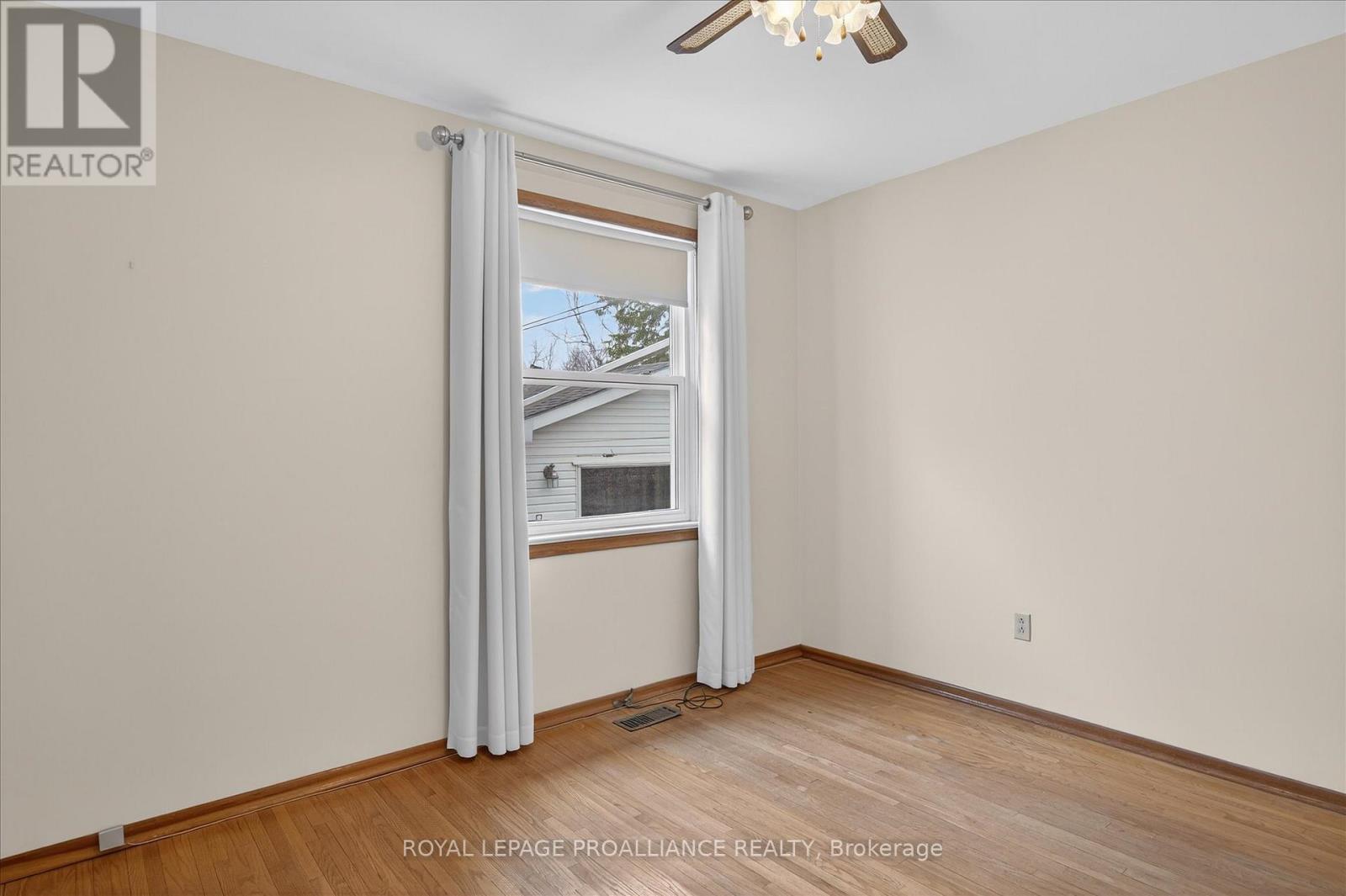 733 Cameron Street, Peterborough (Otonabee Ward 1), Ontario  K9J 4A1 - Photo 18 - X12970514