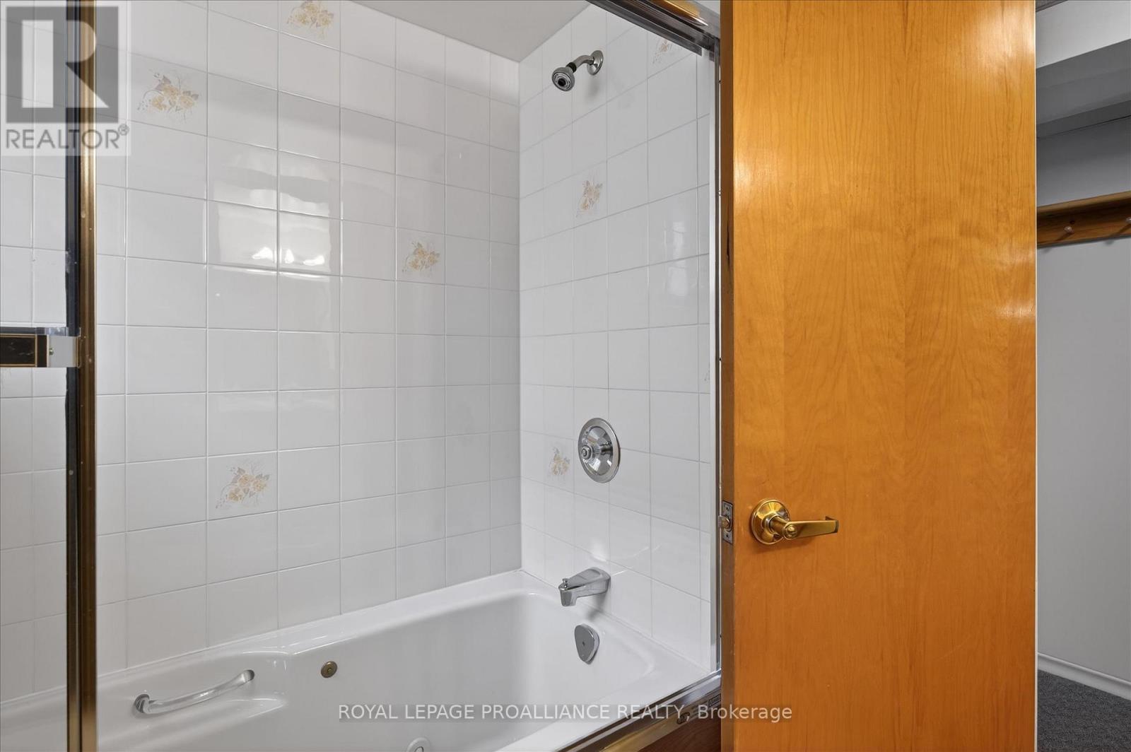 733 Cameron Street, Peterborough (Otonabee Ward 1), Ontario  K9J 4A1 - Photo 34 - X12970514