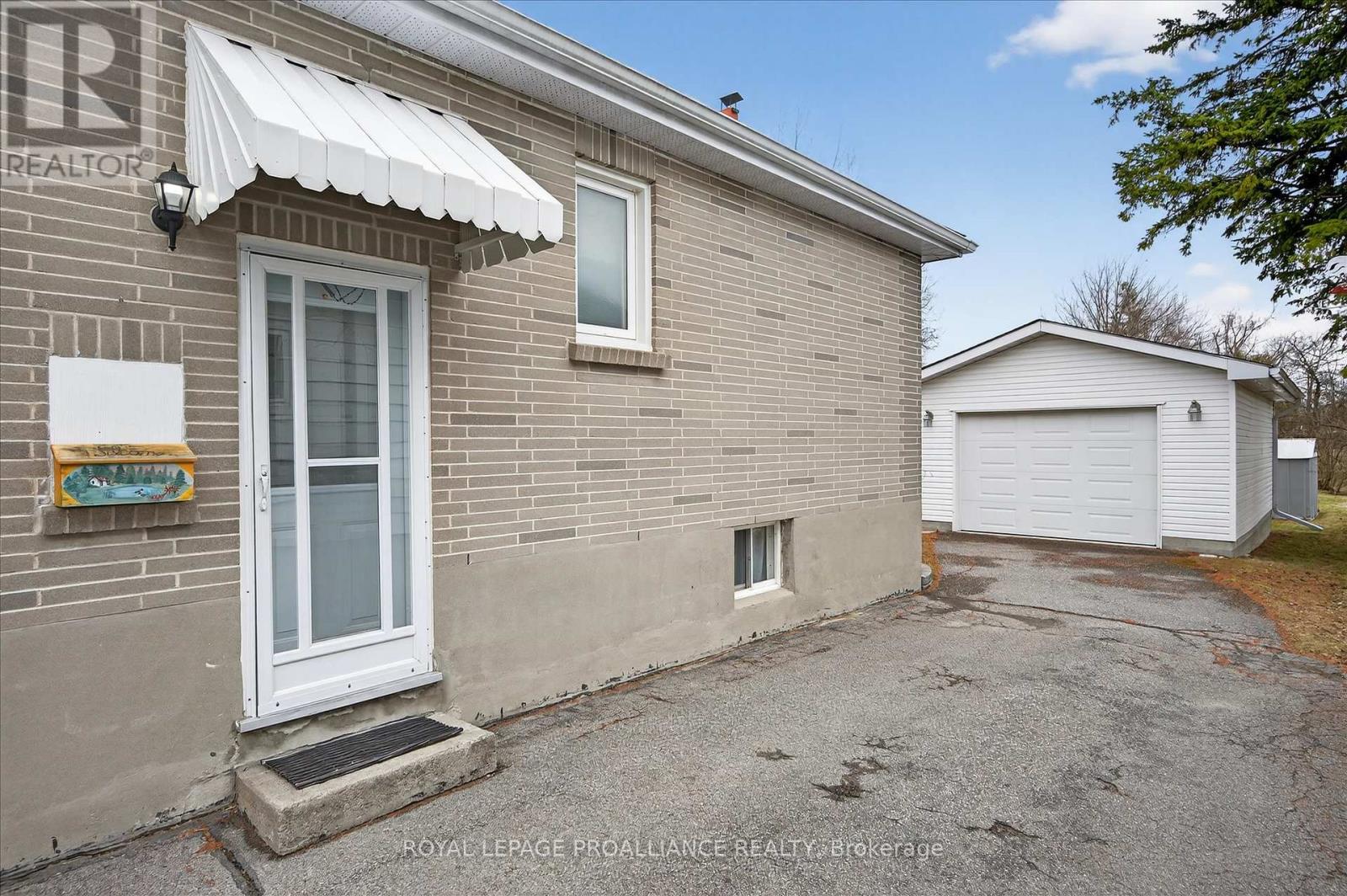 733 Cameron Street, Peterborough (Otonabee Ward 1), Ontario  K9J 4A1 - Photo 37 - X12970514