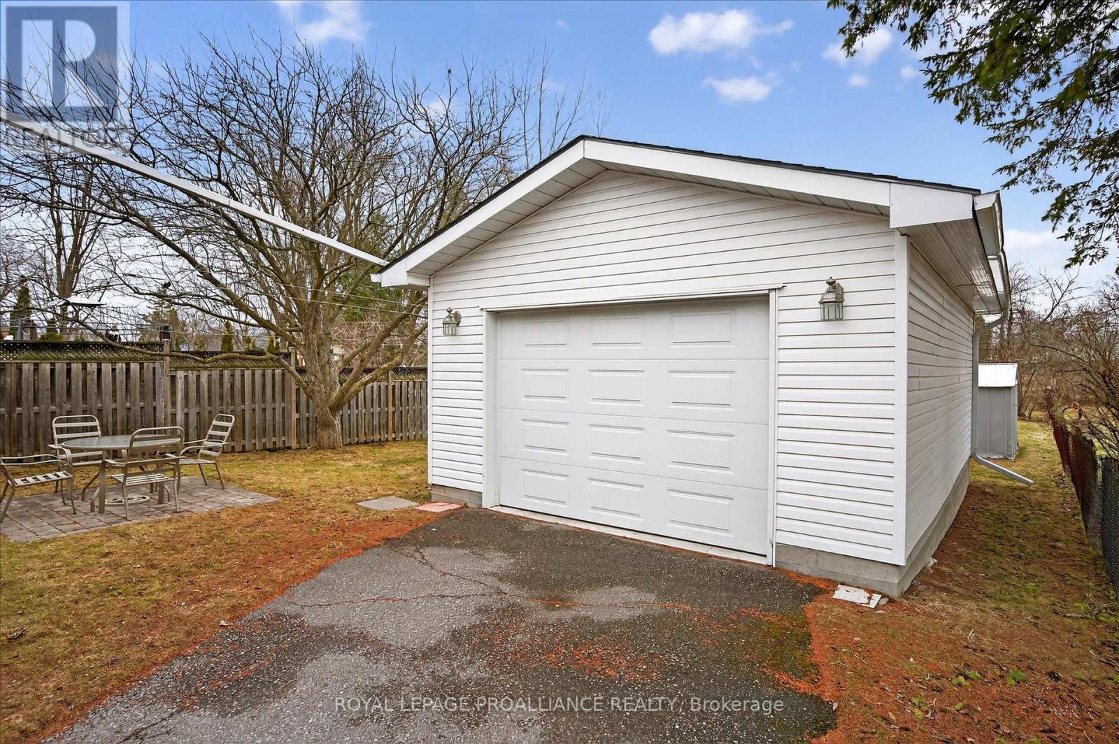 733 Cameron Street, Peterborough (Otonabee Ward 1), Ontario  K9J 4A1 - Photo 39 - X12970514