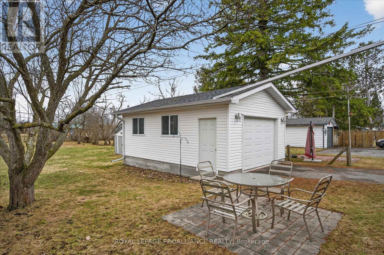 733 Cameron Street, Peterborough (Otonabee Ward 1), Ontario  K9J 4A1 - Photo 42 - X12970514