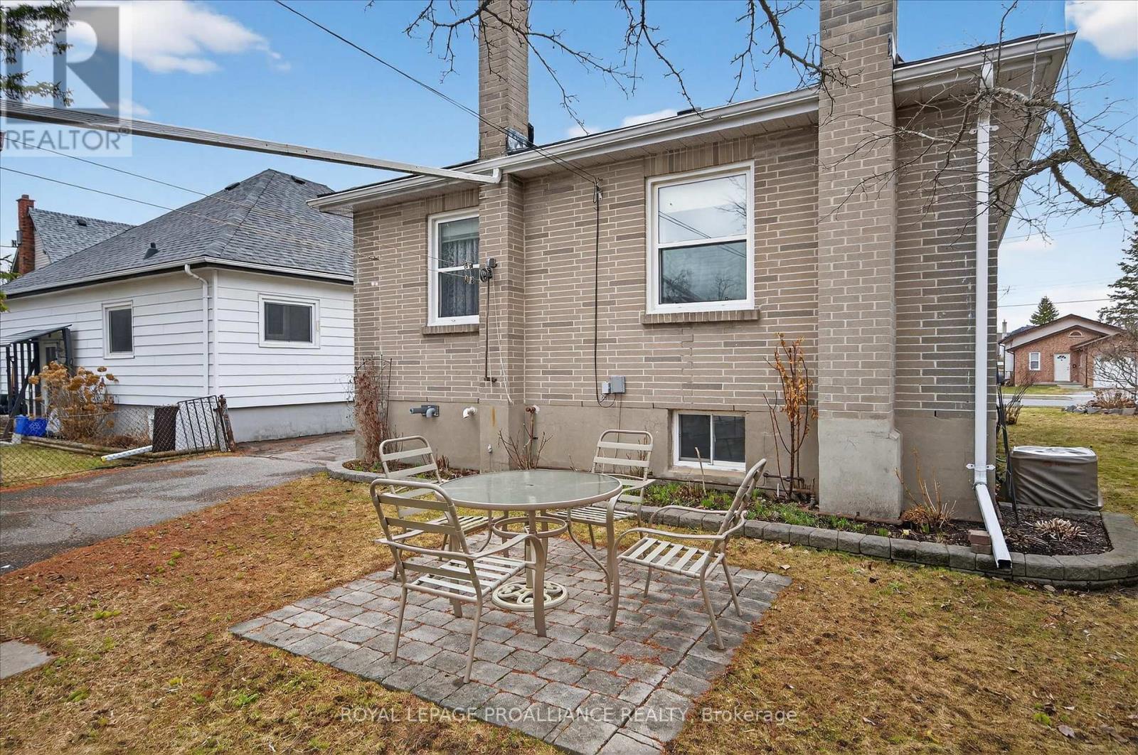 733 Cameron Street, Peterborough (Otonabee Ward 1), Ontario  K9J 4A1 - Photo 43 - X12970514