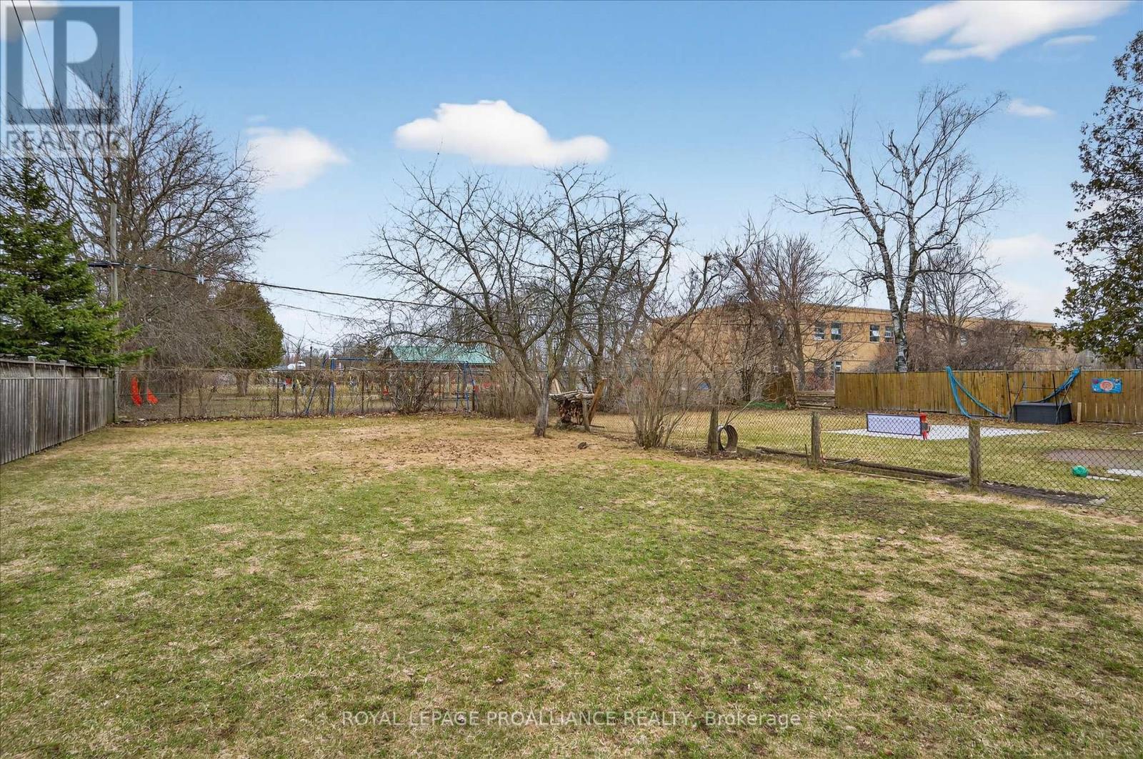 733 Cameron Street, Peterborough (Otonabee Ward 1), Ontario  K9J 4A1 - Photo 45 - X12970514