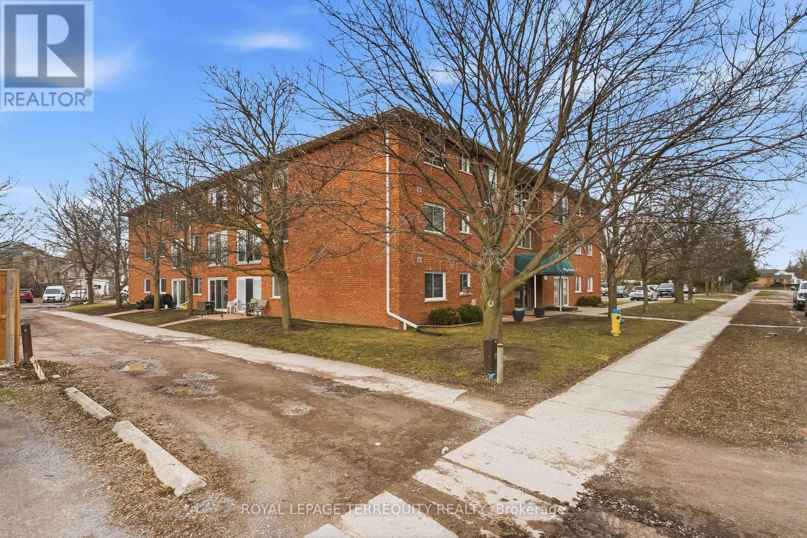 307 - 136 Ware Street N, Peterborough (Town Ward 3), Ontario  K9J 2B8 - Photo 3 - X12970382