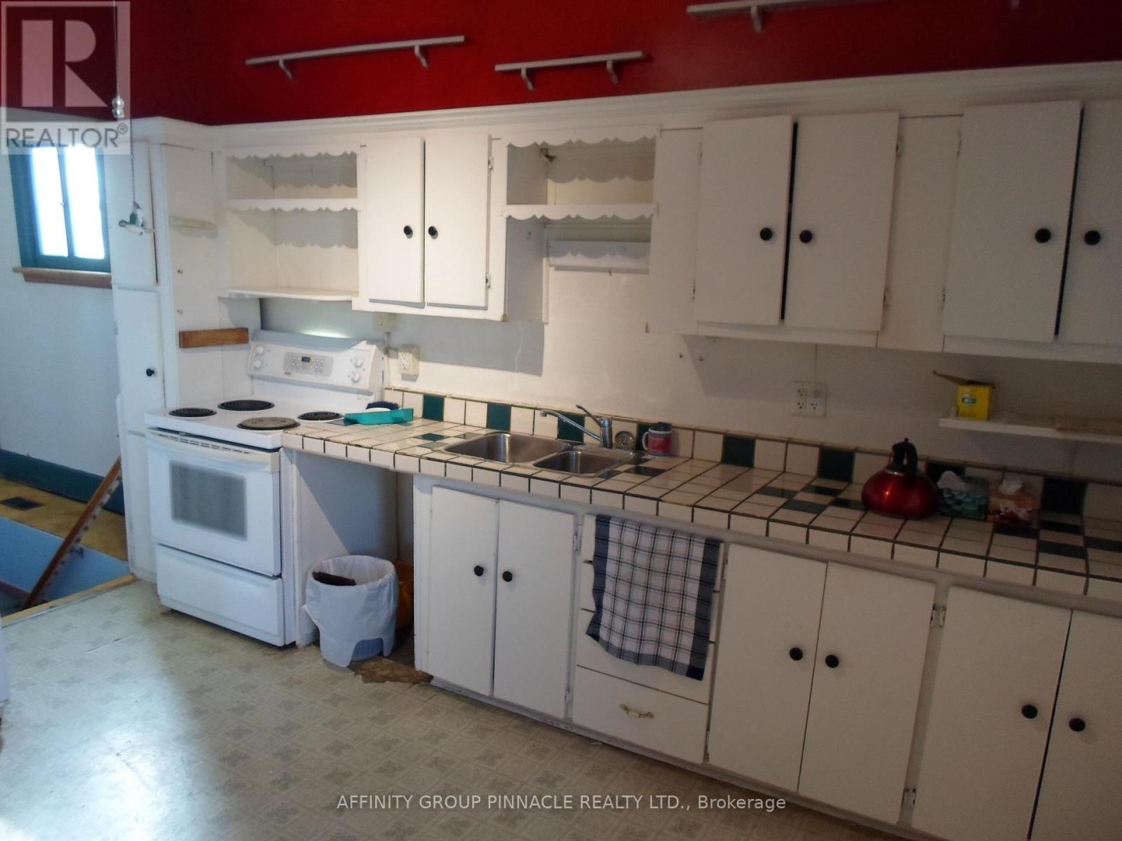 19 Kent Street E, Kawartha Lakes (Lindsay), Ontario  K9V 2C3 - Photo 5 - X12970732