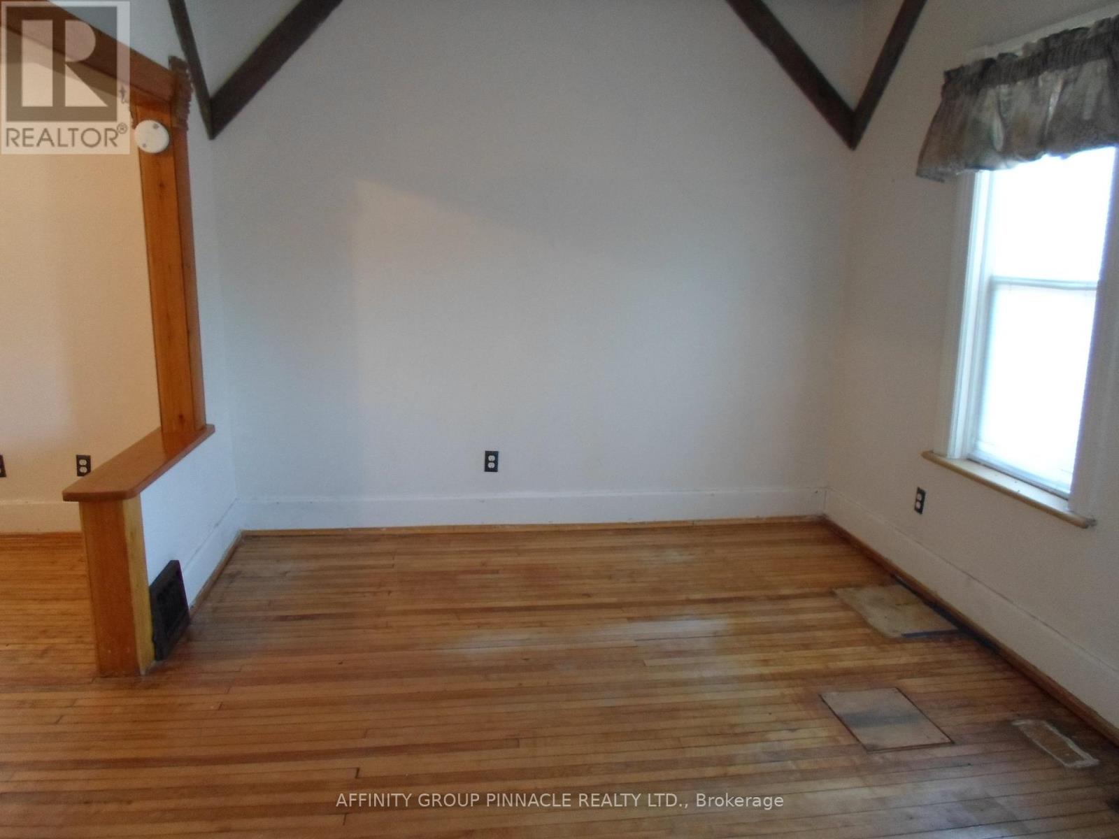 19 Kent Street E, Kawartha Lakes (Lindsay), Ontario  K9V 2C3 - Photo 7 - X12970732