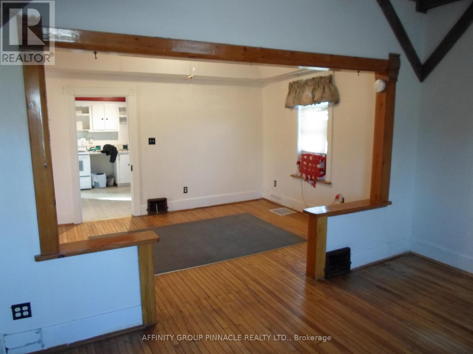 19 Kent Street E, Kawartha Lakes (Lindsay), Ontario  K9V 2C3 - Photo 8 - X12970732