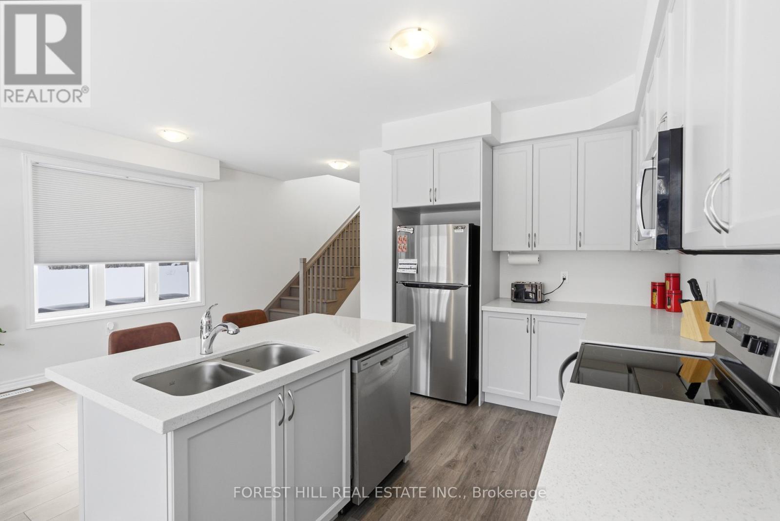 57 Hickey Lane, Kawartha Lakes (Lindsay), Ontario  K9V 5V5 - Photo 10 - X12971708