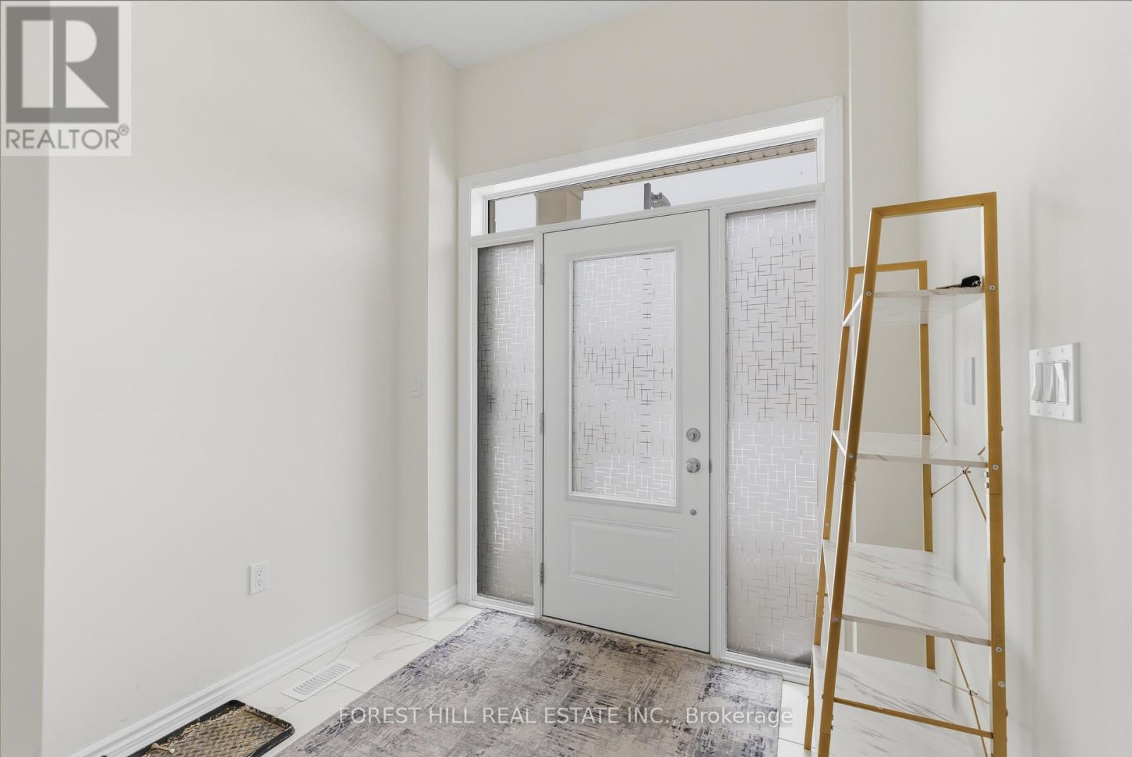 57 Hickey Lane, Kawartha Lakes (Lindsay), Ontario  K9V 5V5 - Photo 3 - X12971708