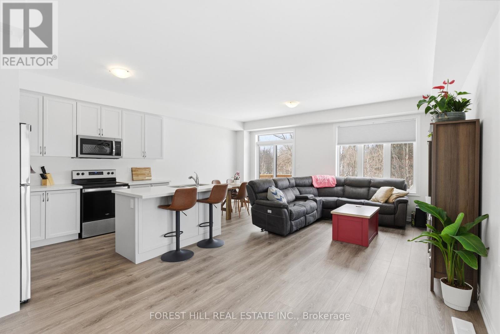 57 Hickey Lane, Kawartha Lakes (Lindsay), Ontario  K9V 5V5 - Photo 7 - X12971708