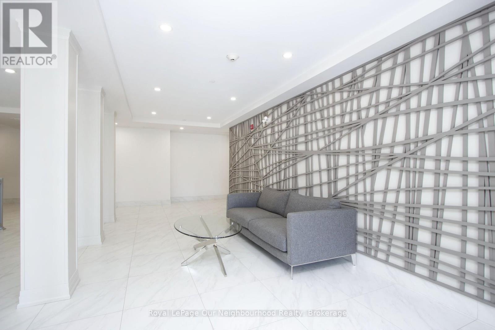 210 - 65 Shipway Avenue, Clarington (Newcastle), Ontario  L1B 0B7 - Photo 4 - E12972076