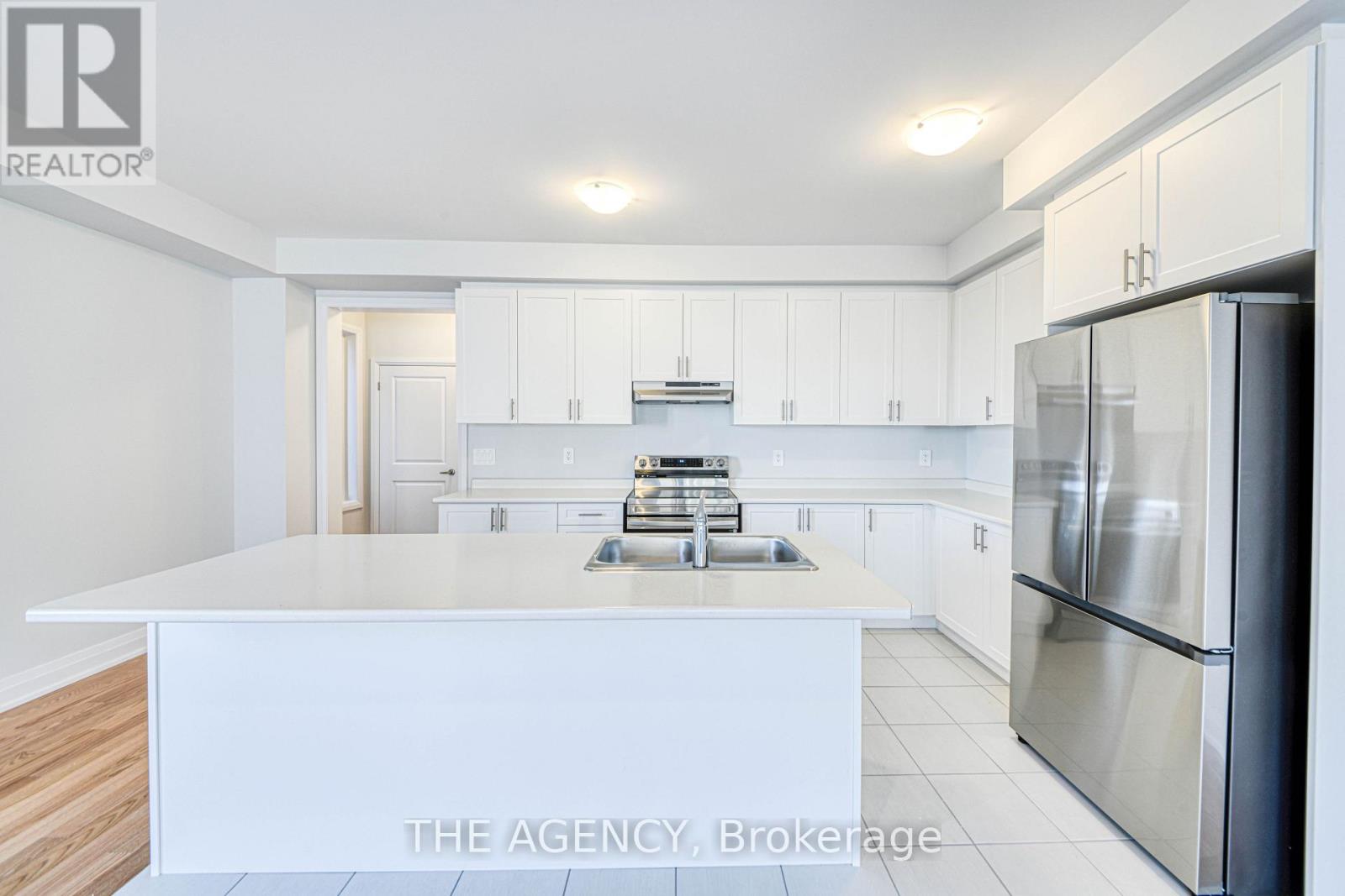 53 Butler Boulevard, Kawartha Lakes (Lindsay), Ontario  K9V 4R1 - Photo 7 - X12972524