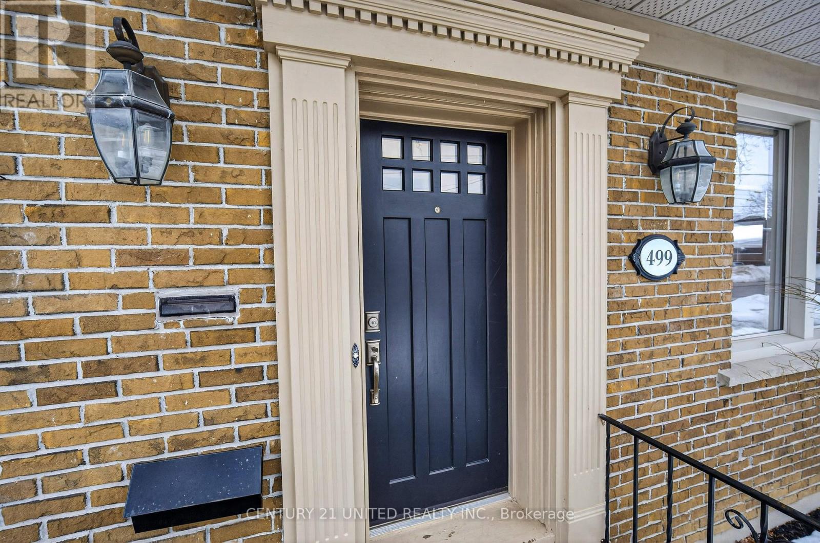 499 Hunter Street W, Peterborough (Town Ward 3), Ontario  K9H 2M9 - Photo 2 - X12972768