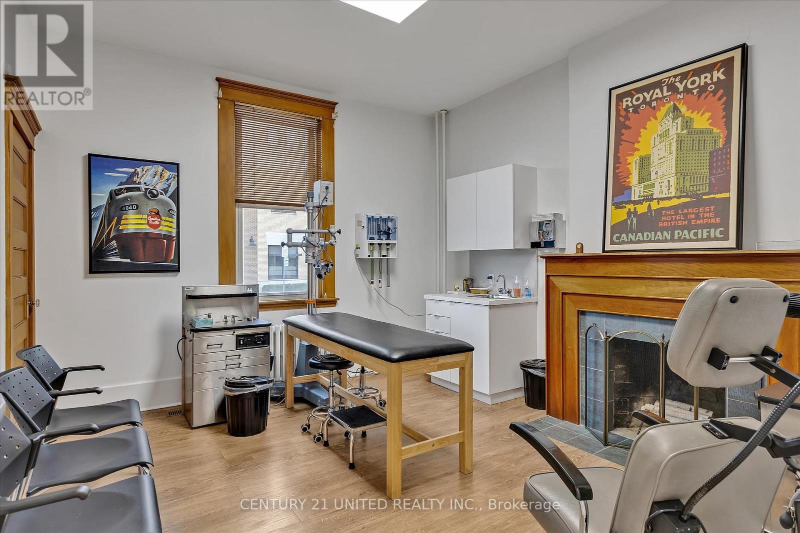 318 Stewart Street, Peterborough (Town Ward 3), Ontario  K9J 3N1 - Photo 10 - X12973236