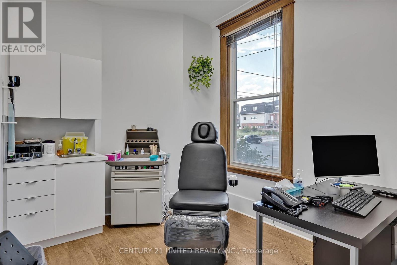 318 Stewart Street, Peterborough (Town Ward 3), Ontario  K9J 3N1 - Photo 11 - X12973236