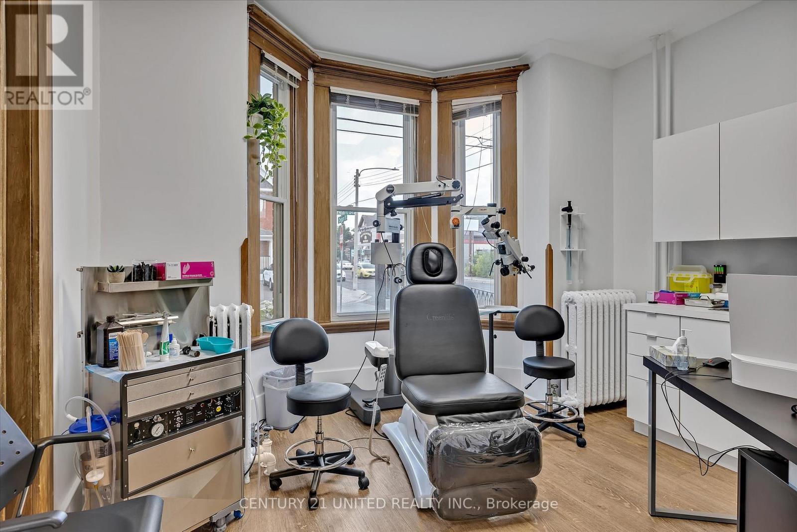 318 Stewart Street, Peterborough (Town Ward 3), Ontario  K9J 3N1 - Photo 12 - X12973236