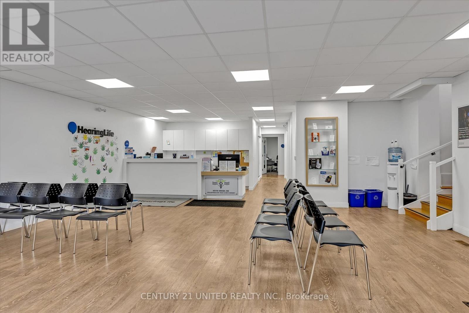 318 Stewart Street, Peterborough (Town Ward 3), Ontario  K9J 3N1 - Photo 5 - X12973236