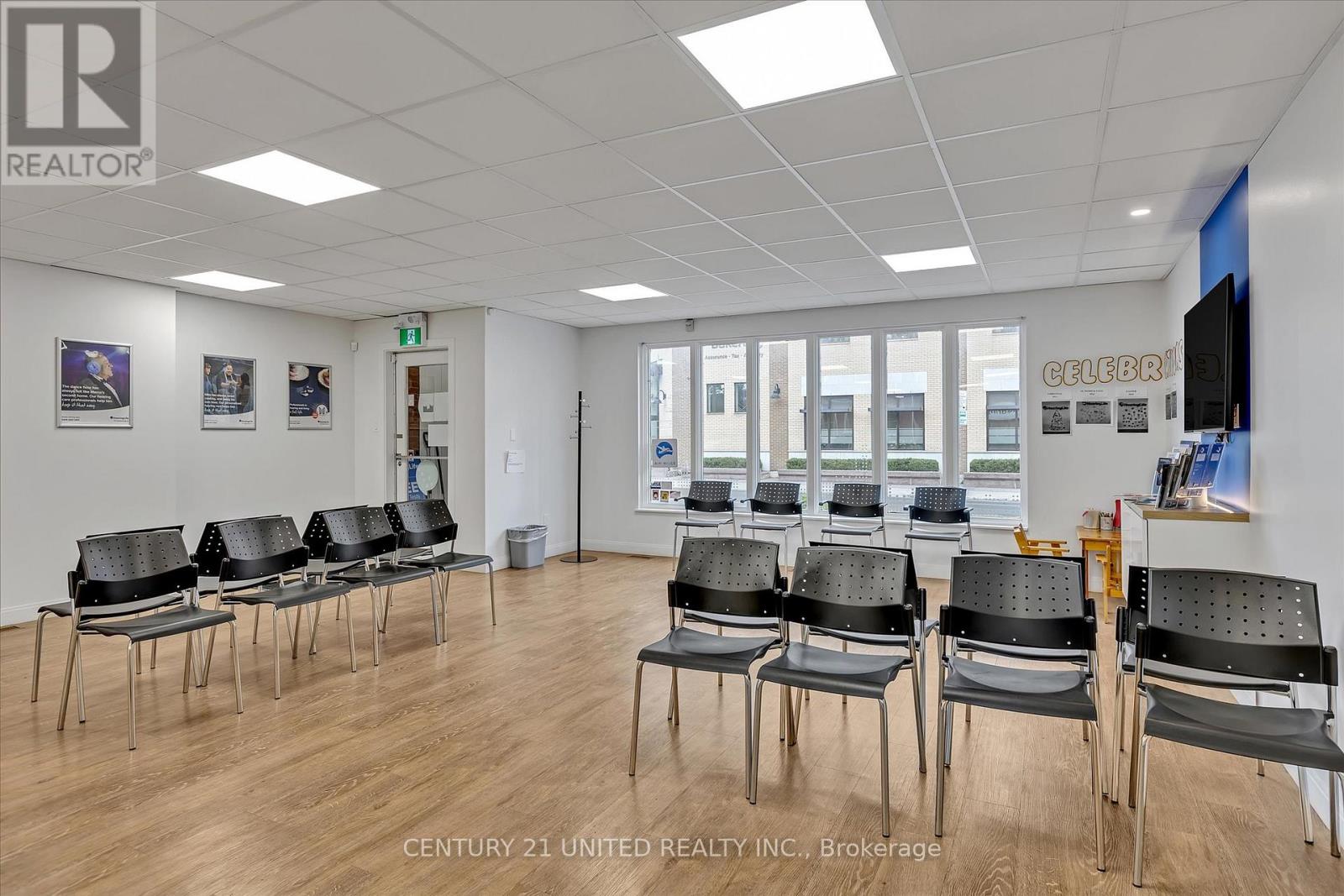 318 Stewart Street, Peterborough (Town Ward 3), Ontario  K9J 3N1 - Photo 6 - X12973236