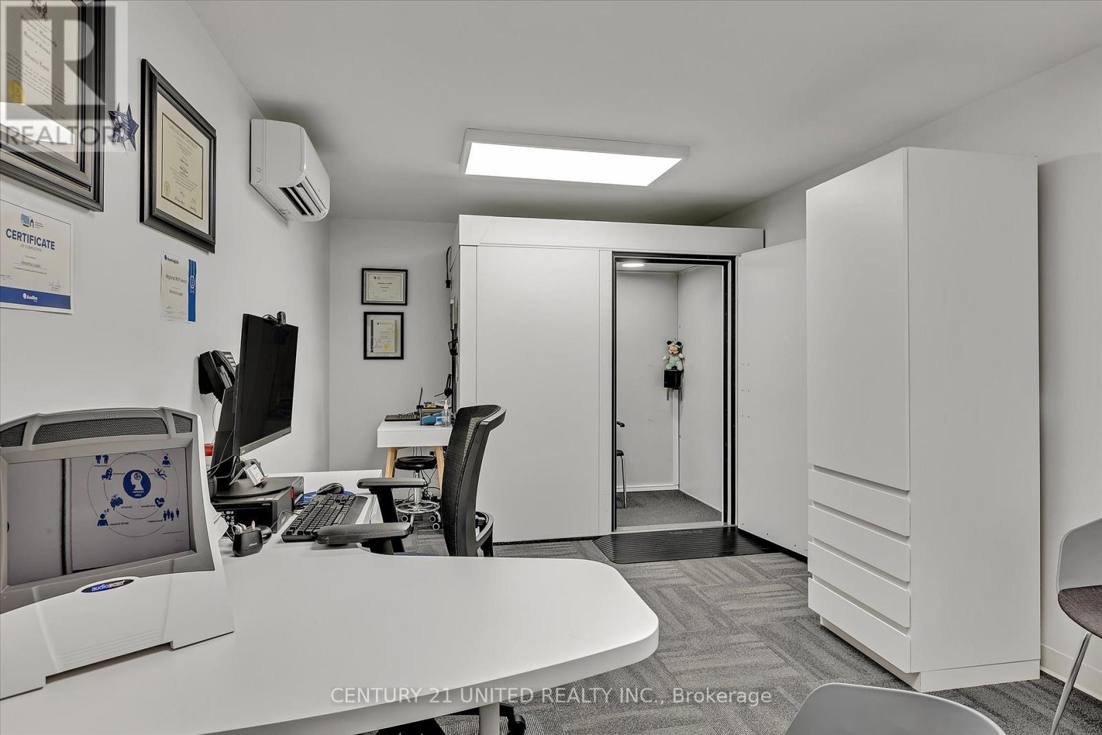 318 Stewart Street, Peterborough (Town Ward 3), Ontario  K9J 3N1 - Photo 8 - X12973236