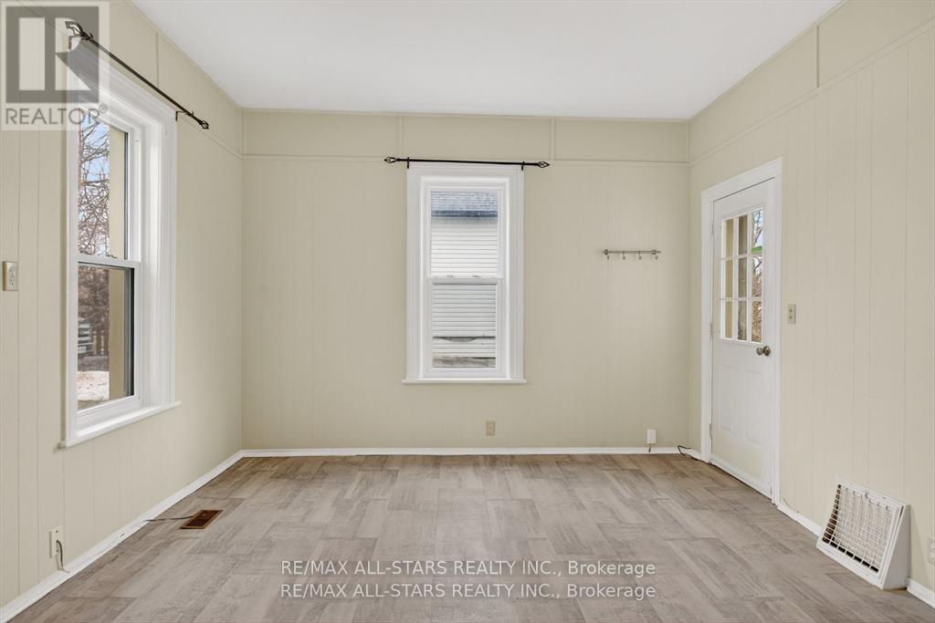 36 Caroline Street, Kawartha Lakes (Lindsay), Ontario  K9V 1T1 - Photo 7 - X12975036