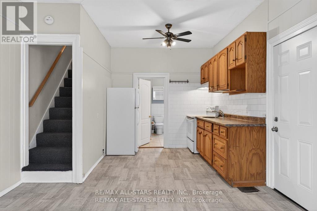 36 Caroline Street, Kawartha Lakes (Lindsay), Ontario  K9V 1T1 - Photo 8 - X12975036