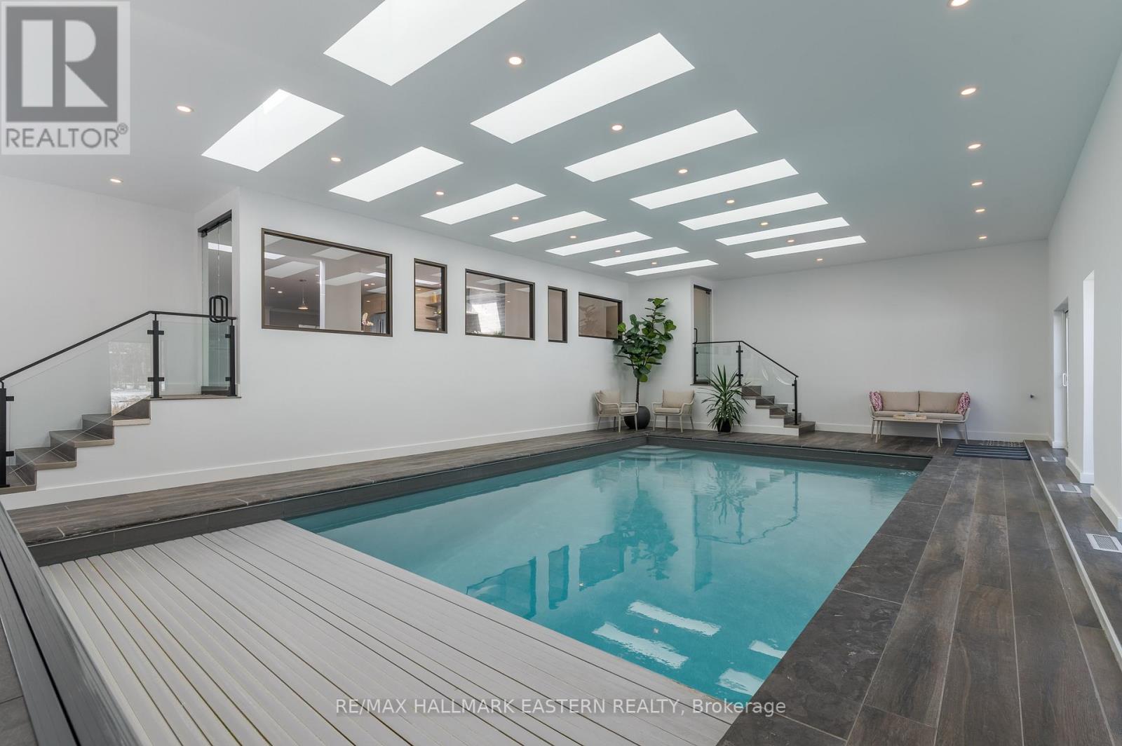 6 Weller Crescent, Peterborough (Monaghan Ward 2), Ontario  K9J 6J5 - Photo 33 - X12976078