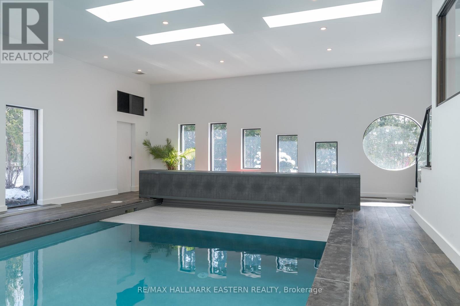 6 Weller Crescent, Peterborough (Monaghan Ward 2), Ontario  K9J 6J5 - Photo 34 - X12976078