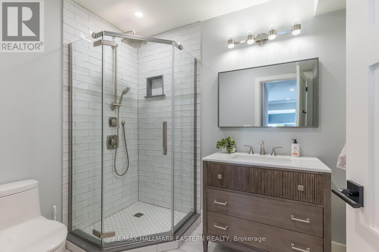 6 Weller Crescent, Peterborough (Monaghan Ward 2), Ontario  K9J 6J5 - Photo 42 - X12976078