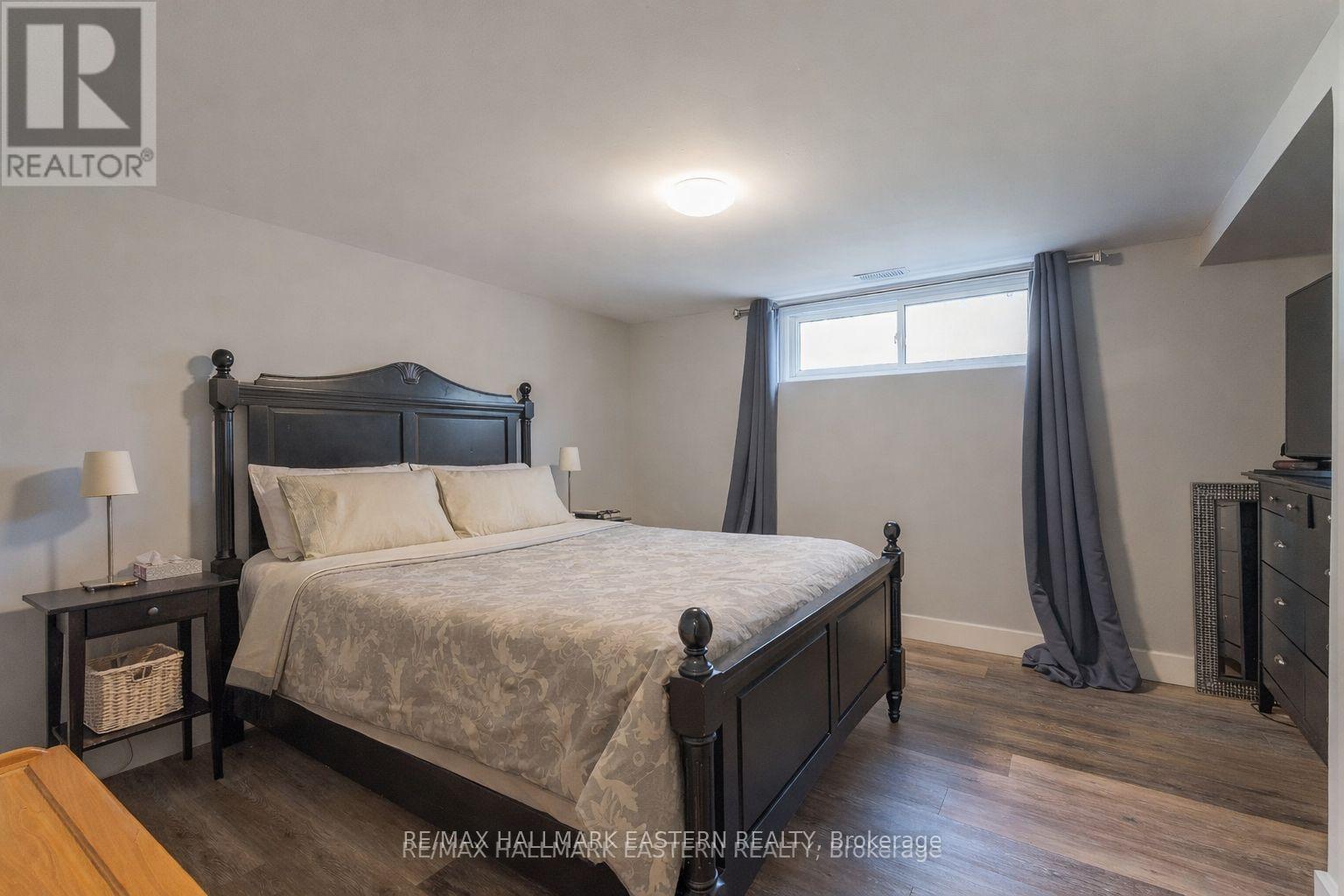 6 Weller Crescent, Peterborough (Monaghan Ward 2), Ontario  K9J 6J5 - Photo 43 - X12976078