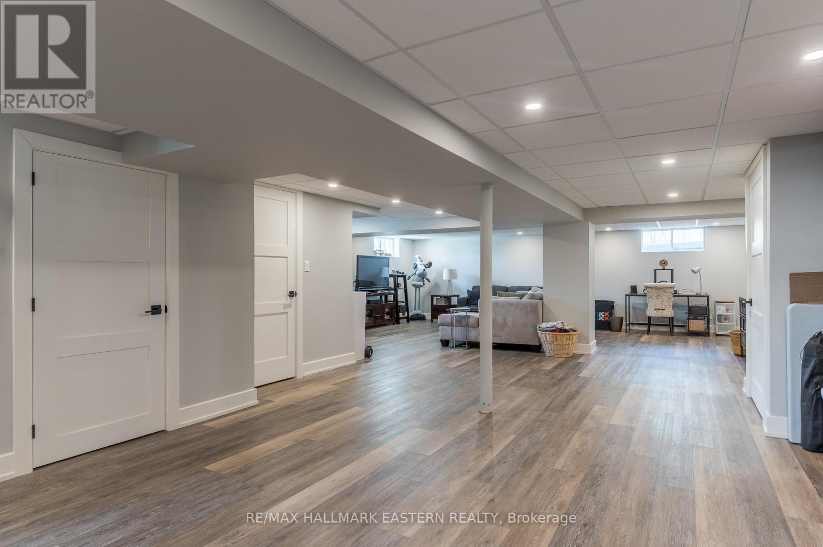 6 Weller Crescent, Peterborough (Monaghan Ward 2), Ontario  K9J 6J5 - Photo 46 - X12976078